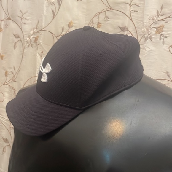 Under Armour Mens Classic Fit XL/XXL Black Cap. NWOT - Picture 2 of 8